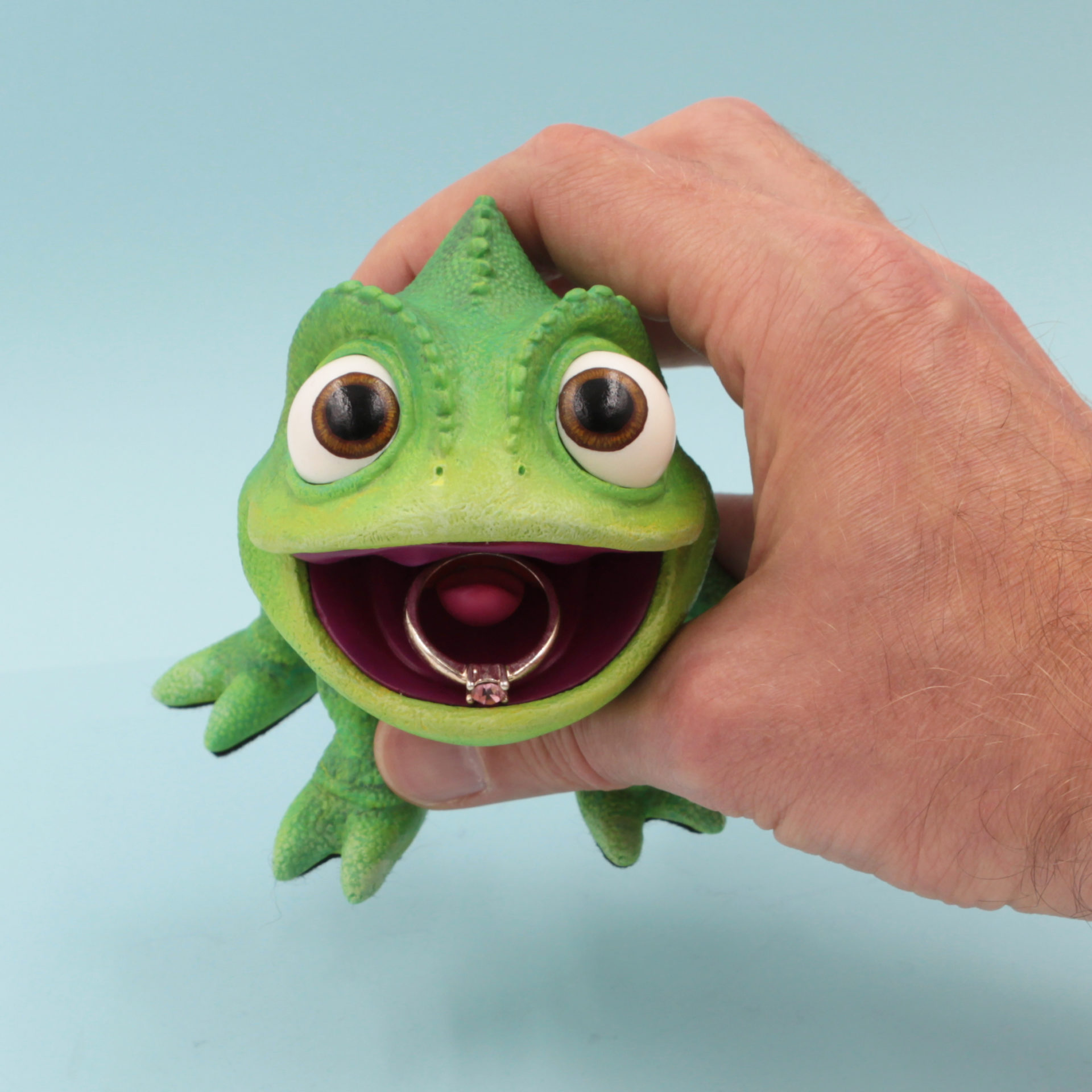 Rapunzel Pascal ring holder | THEMODELMAKER