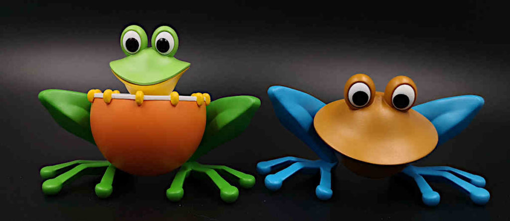 Alice in Wonderland cymbal and drum frogs figurines